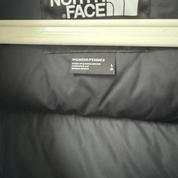 Women’s North Face Winter Puffer Jacket - Picture 3 of 5